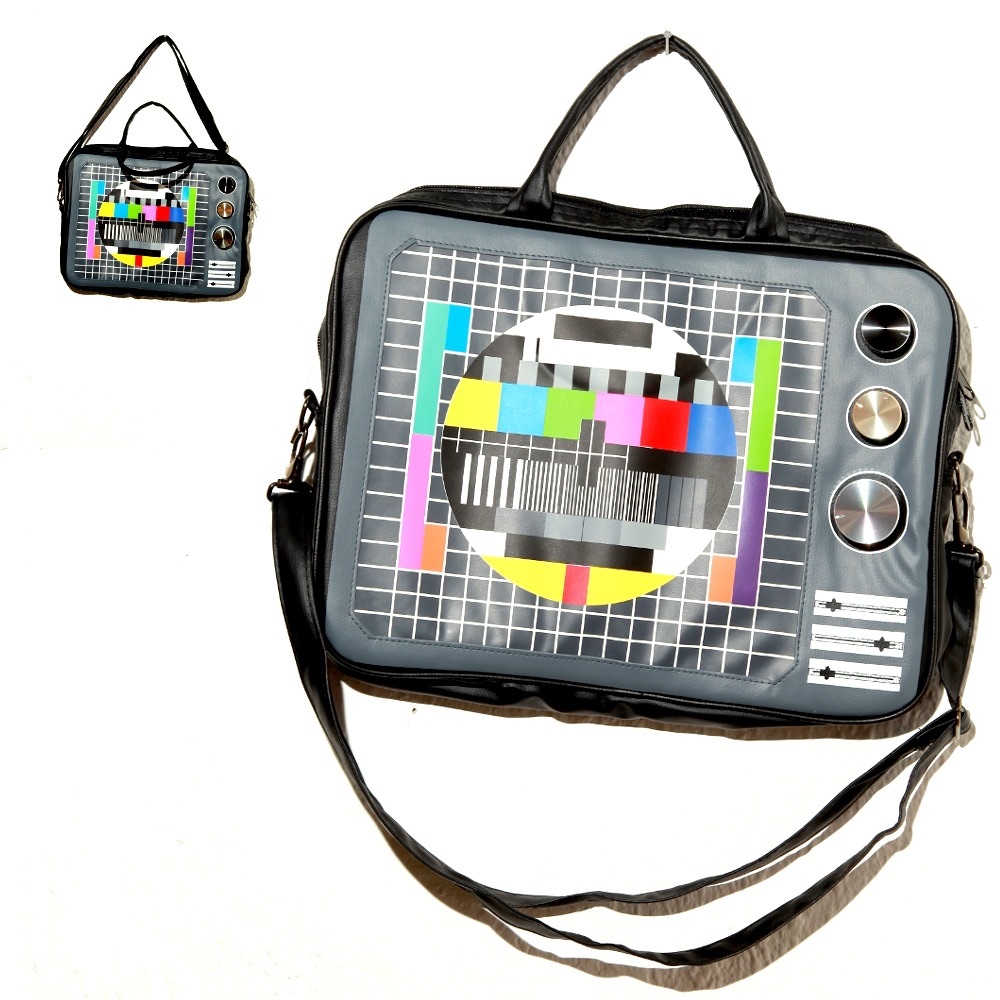 Tasche B-TV mit TV-Applikation aus Samt — Studiofoto 2011