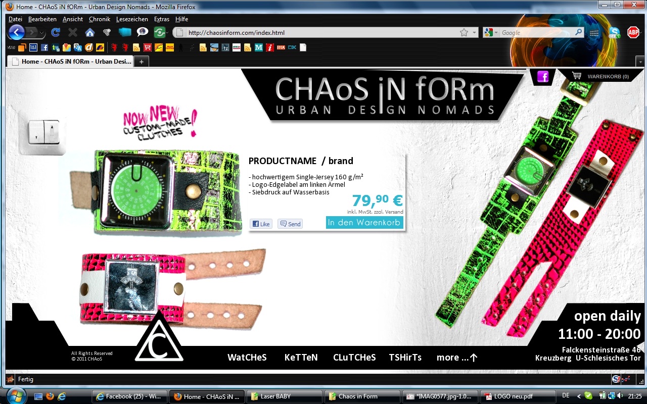 Entwurf der ersten PrestaShop-Startseite 2011 im Firefox: Lichtschalter, Sticker „NOW NEW CUSTOM-MADE CLUTCHES!“, Neon-Croco-Uhren, Platzhalter „PRODUCTNAME / brand 79,90 €“, Menü WatCHeS · KeTTeN · CLuTCHeS · TSHirTs